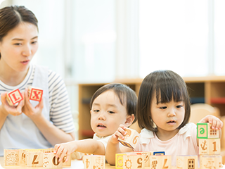 写真：保育時間内に、対象年齢のみなさんがご受講可能